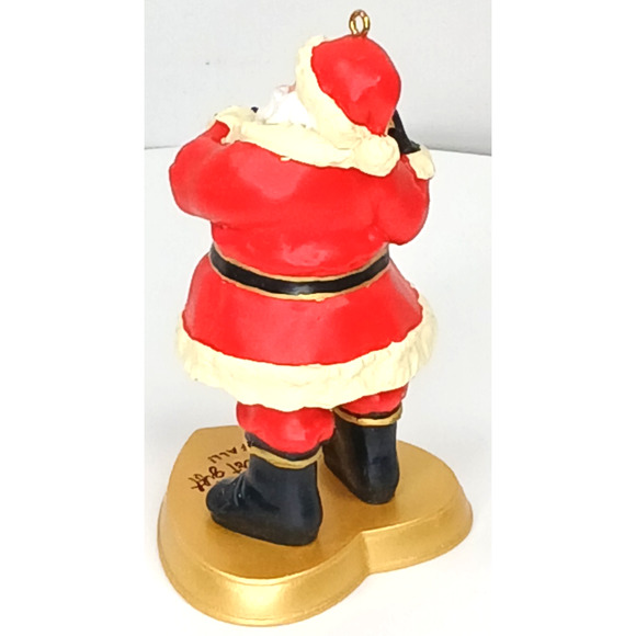 Hallmark Ornament Santa Claus 2011 Gift Of Love Heart Keepsake Collectible - Picture 9 of 12
